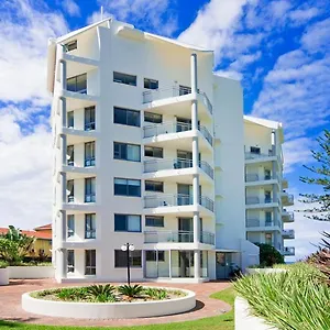 Oceanside - Absolute Beachfront Aparthotel