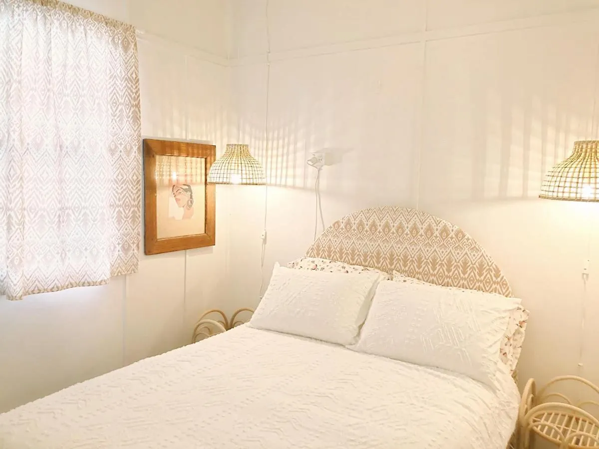 Boutique Vintage Styled Unit, Metres From Beach Apartment Gold Coast Australia
