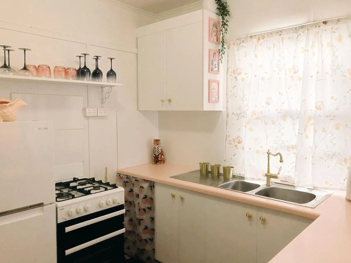 Boutique Vintage Styled Unit, Metres From Beach Apartment Gold Coast Australia
